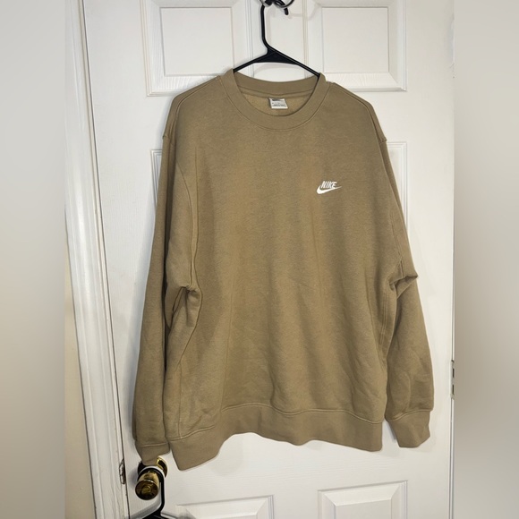 Nike Tops - Nike Club Fleece Crewneck Sweatshirt